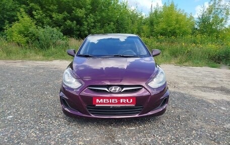 Hyundai Solaris II рестайлинг, 2012 год, 690 000 рублей, 3 фотография