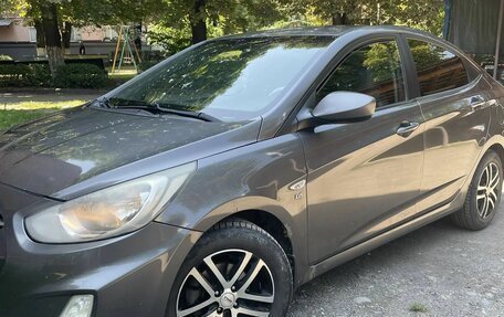 Hyundai Solaris II рестайлинг, 2011 год, 630 000 рублей, 3 фотография