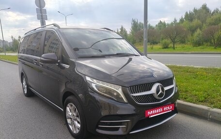 Mercedes-Benz V-Класс, 2021 год, 6 800 000 рублей, 2 фотография