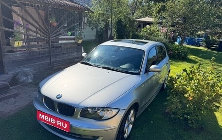 BMW 1 серия, 2009 год, 950 000 рублей, 6 фотография