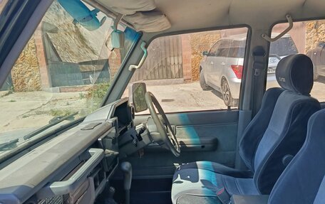 Toyota Land Cruiser 70, 1993 год, 1 165 000 рублей, 11 фотография