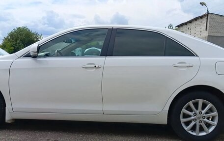 Toyota Camry, 2011 год, 700 000 рублей, 3 фотография