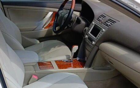 Toyota Camry, 2011 год, 700 000 рублей, 4 фотография