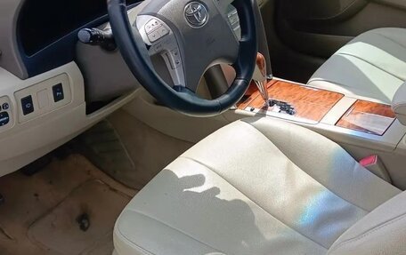 Toyota Camry, 2011 год, 700 000 рублей, 6 фотография