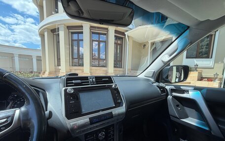 Toyota Land Cruiser Prado 150 рестайлинг 2, 2019 год, 5 890 000 рублей, 8 фотография