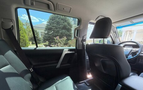 Toyota Land Cruiser Prado 150 рестайлинг 2, 2019 год, 5 890 000 рублей, 14 фотография