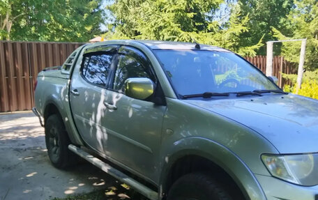 Mitsubishi L200 IV рестайлинг, 2012 год, 1 290 000 рублей, 2 фотография