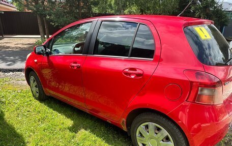 Toyota Yaris III рестайлинг, 2007 год, 400 000 рублей, 4 фотография