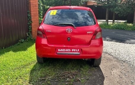 Toyota Yaris III рестайлинг, 2007 год, 400 000 рублей, 3 фотография