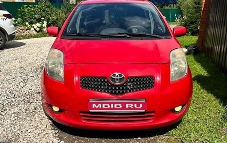 Toyota Yaris III рестайлинг, 2007 год, 400 000 рублей, 2 фотография