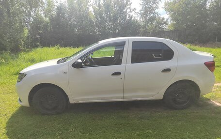 Renault Logan II, 2015 год, 450 000 рублей, 3 фотография