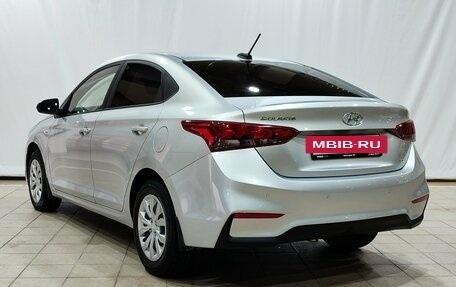 Hyundai Solaris II рестайлинг, 2017 год, 1 100 000 рублей, 7 фотография