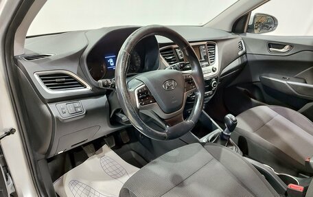 Hyundai Solaris II рестайлинг, 2017 год, 1 100 000 рублей, 17 фотография