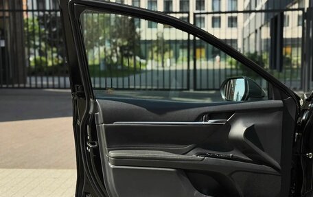 Toyota Camry, 2020 год, 2 350 000 рублей, 8 фотография