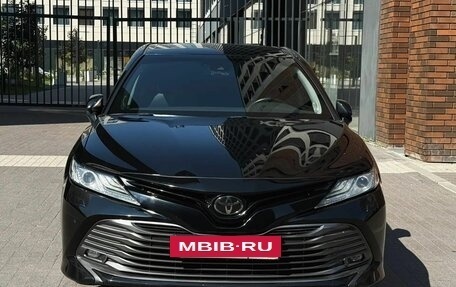 Toyota Camry, 2020 год, 2 350 000 рублей, 2 фотография