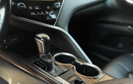Toyota Camry, 2020 год, 2 350 000 рублей, 15 фотография