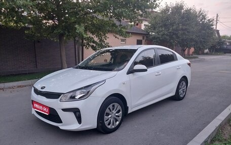 KIA Rio IV, 2019 год, 825 000 рублей, 1 фотография