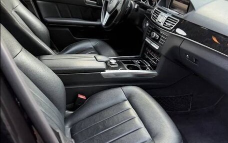 Mercedes-Benz E-Класс, 2013 год, 1 750 000 рублей, 3 фотография