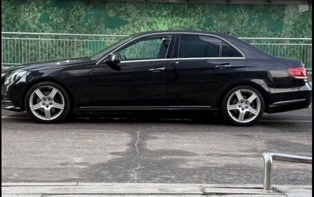 Mercedes-Benz E-Класс, 2013 год, 1 750 000 рублей, 8 фотография