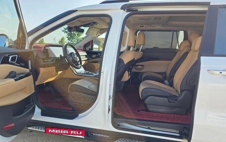 KIA Carnival, 2023 год, 5 000 000 рублей, 10 фотография
