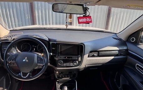 Mitsubishi Outlander III рестайлинг 3, 2019 год, 2 050 000 рублей, 8 фотография