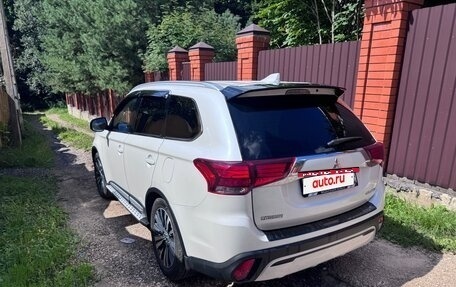 Mitsubishi Outlander III рестайлинг 3, 2019 год, 2 050 000 рублей, 6 фотография