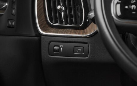 Volvo XC60 II, 2021 год, 3 999 000 рублей, 16 фотография