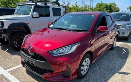 Toyota Yaris XP150 рестайлинг, 2023 год, 1 600 000 рублей, 2 фотография