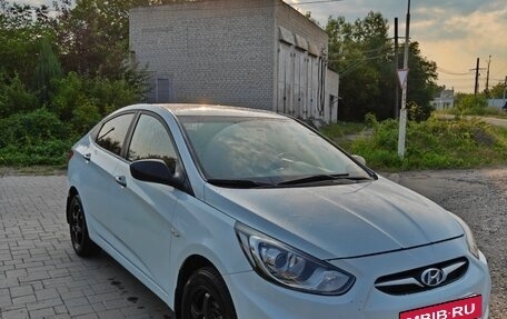 Hyundai Solaris II рестайлинг, 2013 год, 450 000 рублей, 2 фотография