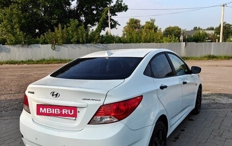 Hyundai Solaris II рестайлинг, 2013 год, 450 000 рублей, 3 фотография