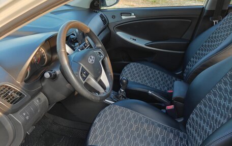Hyundai Solaris II рестайлинг, 2013 год, 450 000 рублей, 9 фотография