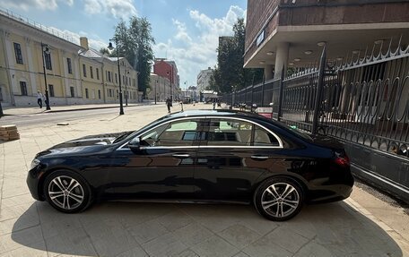 Mercedes-Benz E-Класс, 2022 год, 4 950 000 рублей, 5 фотография