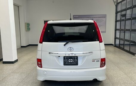Toyota ISis I, 2010 год, 900 000 рублей, 6 фотография