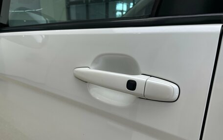 Toyota ISis I, 2010 год, 900 000 рублей, 12 фотография