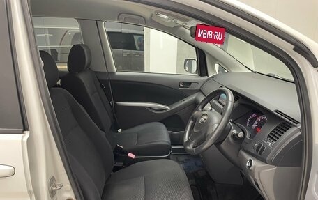 Toyota ISis I, 2010 год, 900 000 рублей, 14 фотография
