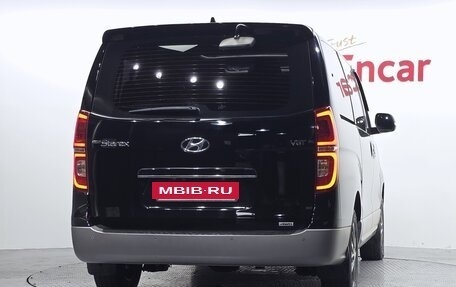 Hyundai Grand Starex Grand Starex I рестайлинг 2, 2020 год, 3 855 005 рублей, 6 фотография