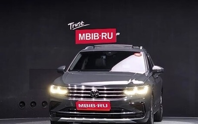Volkswagen Tiguan II, 2023 год, 2 658 000 рублей, 1 фотография