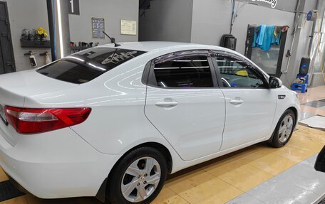 KIA Rio III рестайлинг, 2013 год, 945 000 рублей, 10 фотография