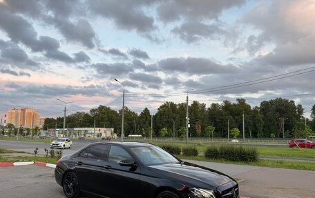 Mercedes-Benz E-Класс, 2019 год, 2 000 000 рублей, 8 фотография
