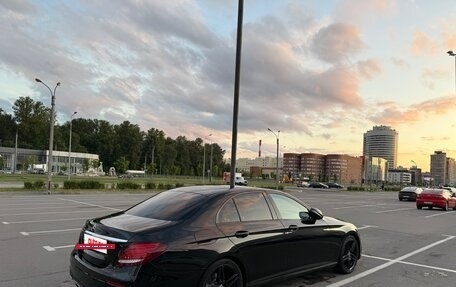 Mercedes-Benz E-Класс, 2019 год, 2 000 000 рублей, 5 фотография