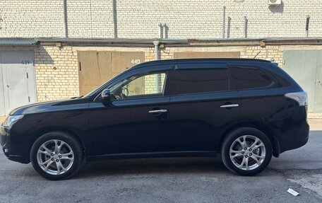 Mitsubishi Outlander III рестайлинг 3, 2013 год, 995 000 рублей, 4 фотография