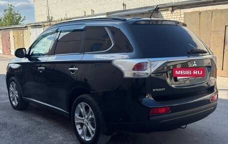 Mitsubishi Outlander III рестайлинг 3, 2013 год, 995 000 рублей, 5 фотография