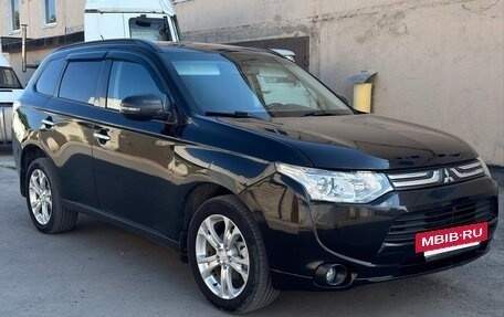 Mitsubishi Outlander III рестайлинг 3, 2013 год, 995 000 рублей, 9 фотография