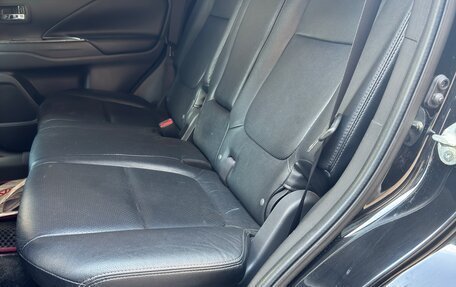 Mitsubishi Outlander III рестайлинг 3, 2013 год, 995 000 рублей, 11 фотография