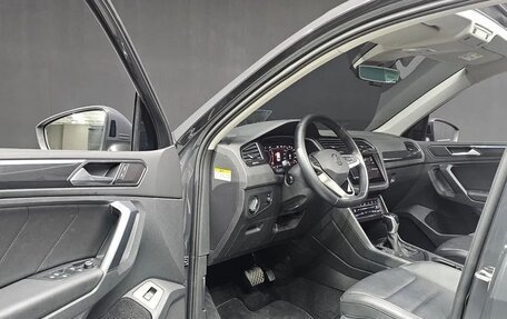 Volkswagen Tiguan II, 2023 год, 2 658 000 рублей, 4 фотография
