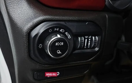 Jeep Gladiator, 2023 год, 4 900 000 рублей, 14 фотография