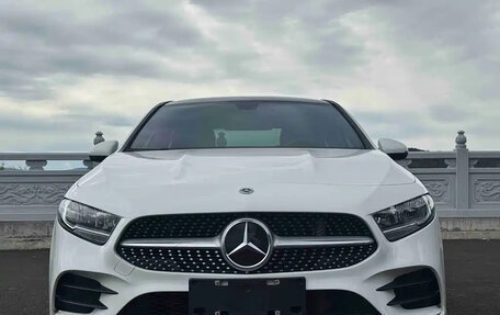Mercedes-Benz A-Класс, 2023 год, 2 100 000 рублей, 2 фотография