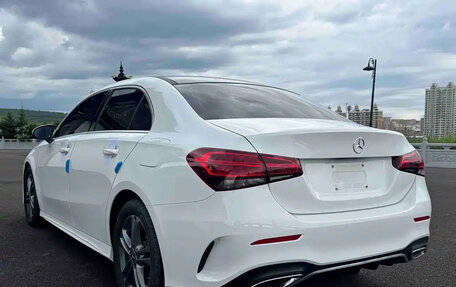 Mercedes-Benz A-Класс, 2023 год, 2 100 000 рублей, 4 фотография