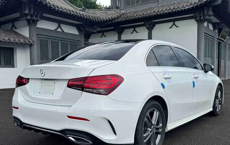 Mercedes-Benz A-Класс, 2023 год, 2 100 000 рублей, 6 фотография