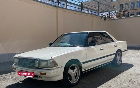 Toyota Crown, 1988 год, 590 000 рублей, 2 фотография